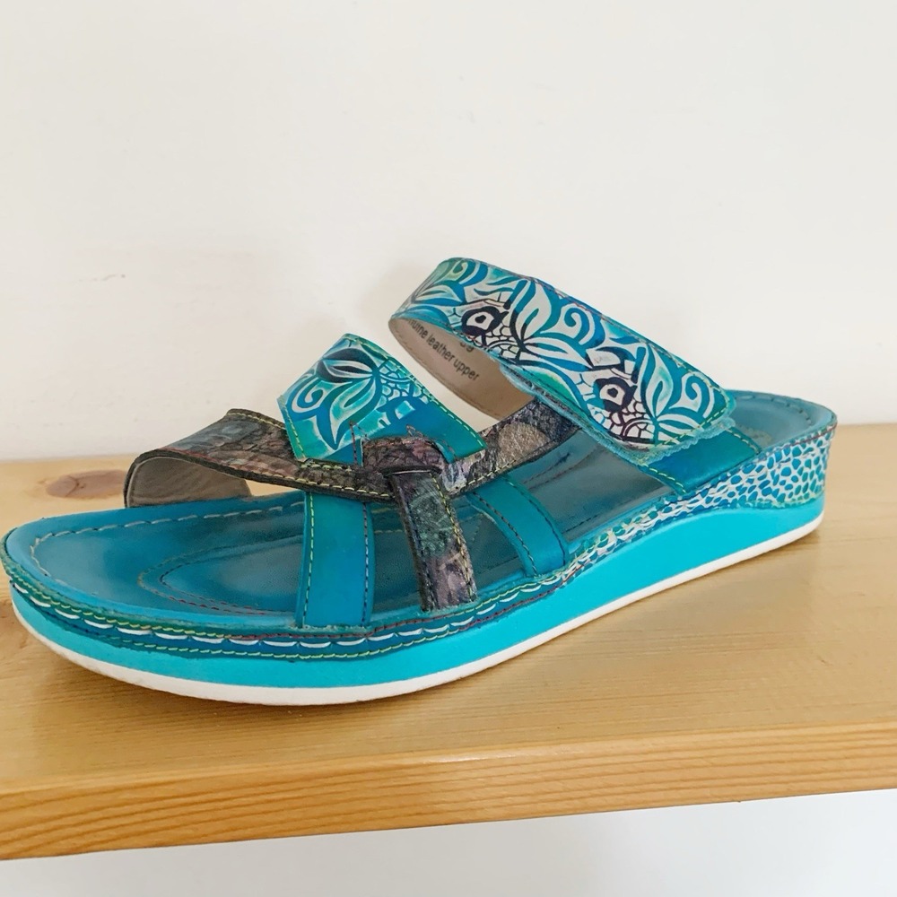 L'Artiste by Spring Step Ciro Caiman Sandals‎